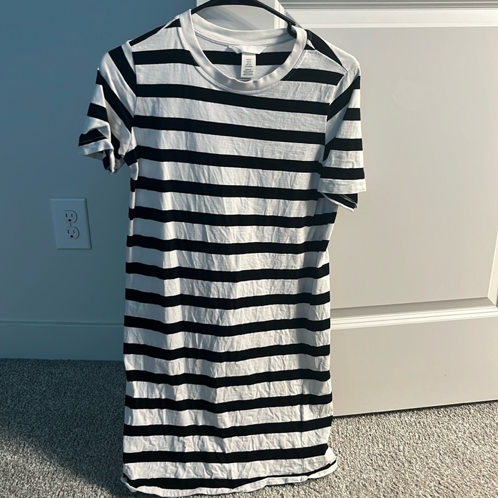 H&M tee shirt dress